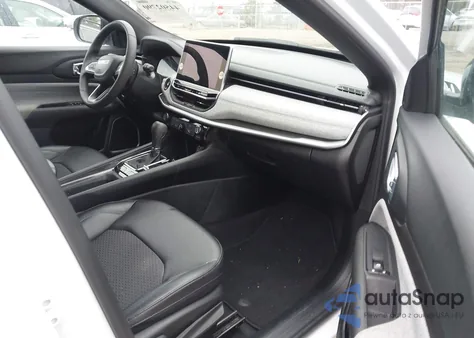 2024 Jeep Compass Latitude 4X4 из США, поврежденный, VIN 3C4NJDBNXRT117488